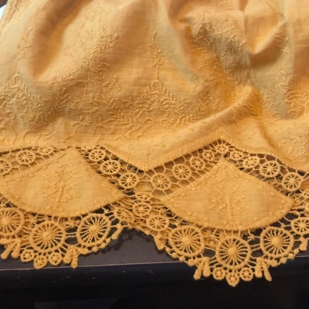 Tillys Full Tilt Crochet Off The Shoulder Top Medium - Picture 5 of 5